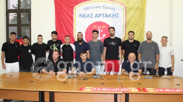 Η Αρτάκη ανακοίνωσε επίσημα τους Γιάννη Τσιώλη, Σάντο Σαλάμ και Γιώργο Ρουμπιέ