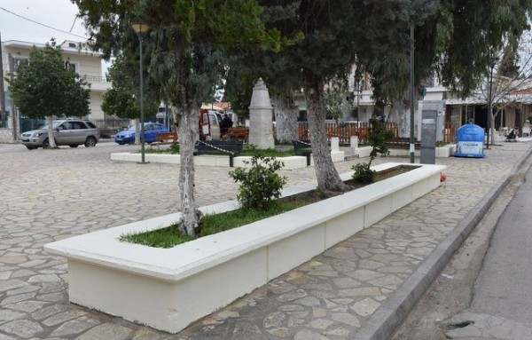 ΦΑΡΟΣ ΑΥΛΙΔΑΣ: Έστειλαν την Αστυνομία σε ταβέρνα με καταγγελία ότι λειτουργεί παράνομα