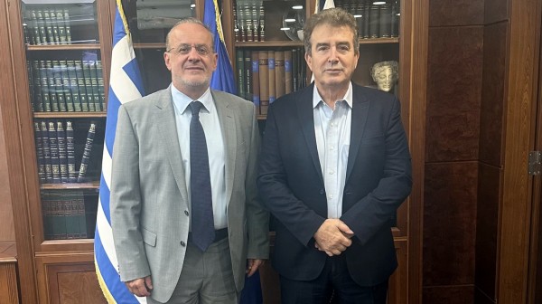 ΖΕΜΠΙΛΗΣ - ΚΕΔΙΚΟΓΛΟΥ: Στον υπουργό ο ένας βουλευτής, με τον υφυπουργό στη Χαλκίδα ο άλλος βουλευτής