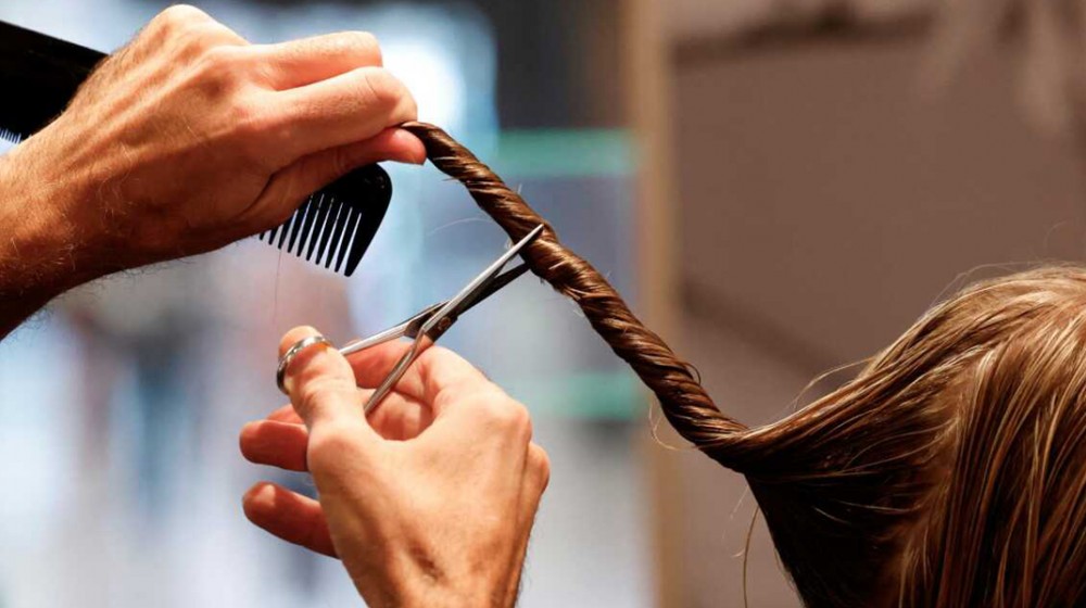 Συνελήφθη κομμωτής που είχε βάλει κρυφές κάμερες στις τουαλέτες