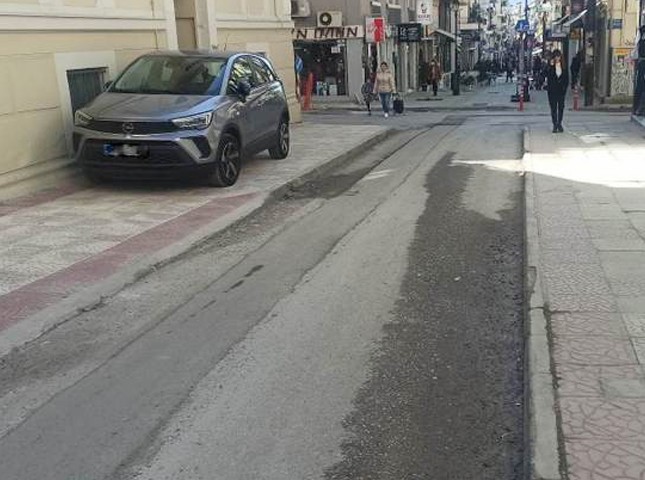 ΧΑΛΚΙΔΑ: Παρκάρισμα για ... βραβείο στη οδό Αβάντων