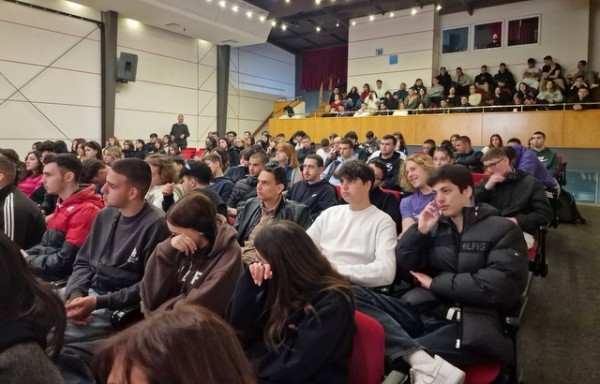 ΧΑΛΚΙΔΑ: Μαθητές Λυκείων ενημερώθηκαν για τα οικονομικά επαγγέλματα