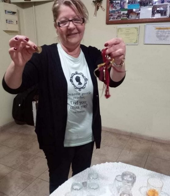 ΧΑΛΚΙΔΑ: Η Γεωργία βρήκε το φλουρί της βασιλόπιτας και κέρδισε ένα όμορφο γούρι