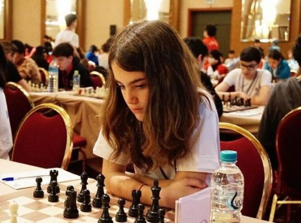 Παγκόσμια πρωταθλήτρια στο σκάκι η 11χρονη Ευαγγελία Σίσκου