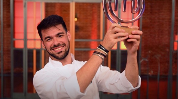 MasterChef: Ο Λευτέρης Ζαφειρόπουλος κέρδισε τις 100.000 ευρώ - Δεύτερη η Χριστοφή (Video)