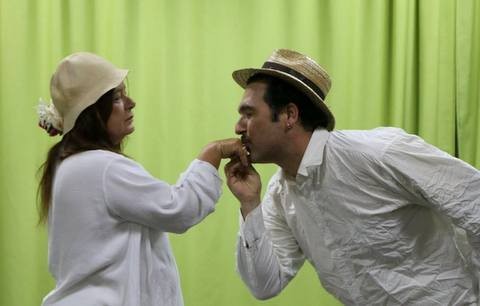 Ένα καπέλο από ψάθα Ιταλίας από το Θέατρο Χαλκίδας