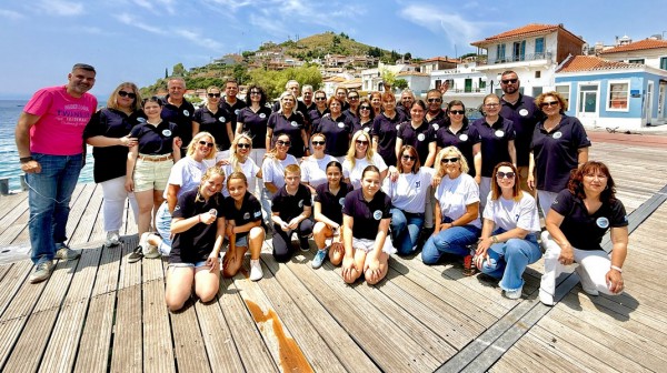 Η Λίμνη προβλήθηκε στο πανελλήνιο μέσα από τρεις τηλεοπτικές εκπομπές