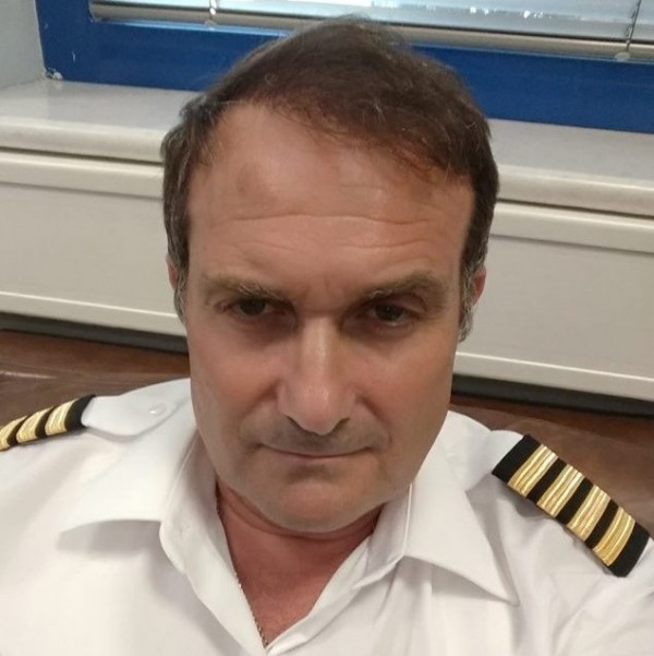 ΤΡΑΓΩΔΙΑ ΠΟΡΟΣ: Θρήνος για τον νεκρό πιλότο Νίκο Καρυστινό - Συγκλονίζει το μήνυμα της κόρης του (VIDEO)