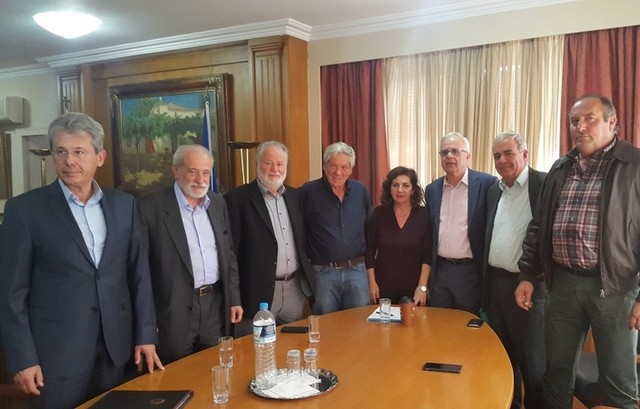 Συνάντηση του Βαγγέλη Αποστόλου με συνεταιριστές και παραγωγούς