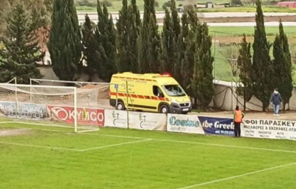 ΚΑΡΔΙΤΣΑ: Κατέρρευσε μέσα στο γήπεδο 20χρονος ποδοσφαιριστής - Πέθανε στο Νοσοκομείο λίγη ώρα μετά