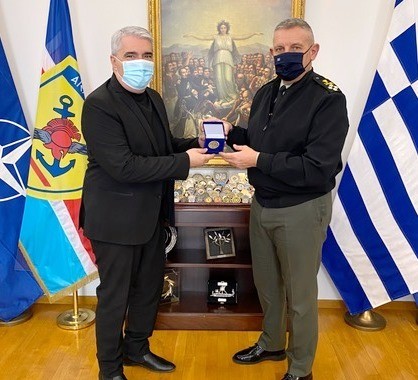 Ο Σίμος Κεδίκογλου πήγε στον αρχηγό ΓΕΕΘΑ και πήρε και μετάλλιο