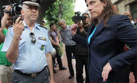 Νέοι μπελάδες για τον αστυνομικό της Ζωής