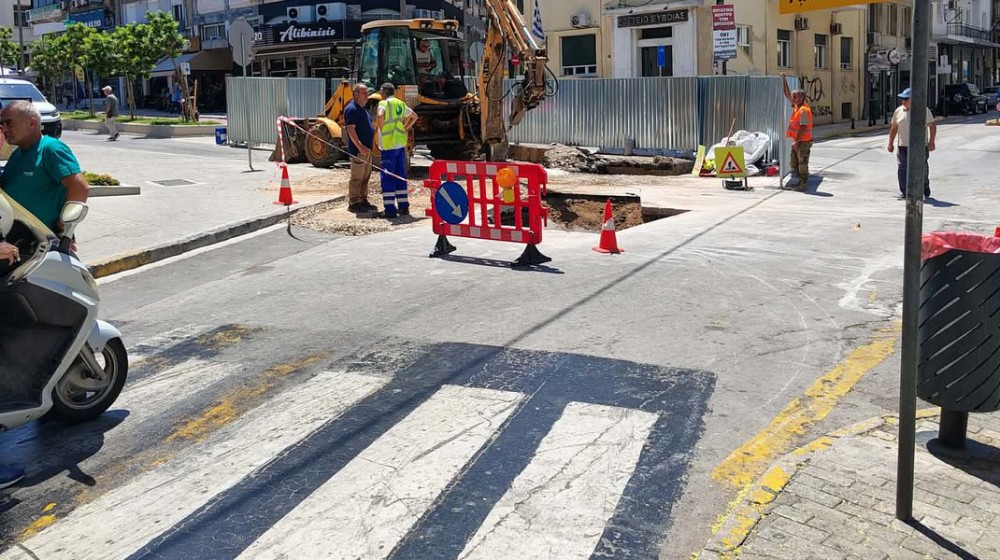 ΧΑΛΚΙΔΑ: Παραδόθηκε στην κυκλοφορία η οδός Φαρμακίδου - Καταργούνται οι προσωρινές ρυθμίσεις