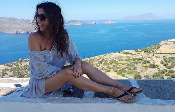 Διακοπές στη Μήλο για την Χαλκιδέα καθηγήτρια χορού Μαίρη Ματσούκα