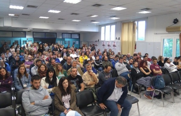 ΠΑΜΕ: Η βροχή έδιωξε τους απεργούς από την πλατεία της Αγοράς