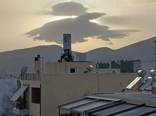 Σύννεφο-καρχαρίας στον ουρανό της Χαλκίδας