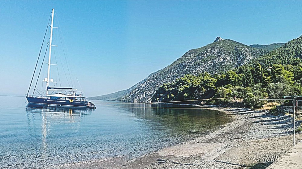 ΝΕΡΟΤΡΙΒΙΑ ΠΟΛΙΤΙΚΩΝ: Δένει το ιστιοφόρο σε ελαιόδεντρα!