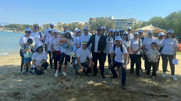 ΧΑΛΚΙΔΑ: Εφοριακοί καθάρισαν τις παραλίες Κουρέντι, Συκιές και Παπαθανασίου