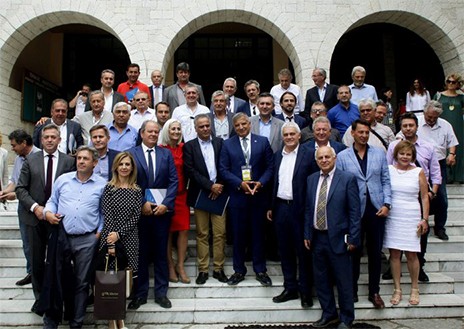 Κόντρα στην αλλαγή εκλογικού νόμου και τη μείωση της θητείας αιρετών