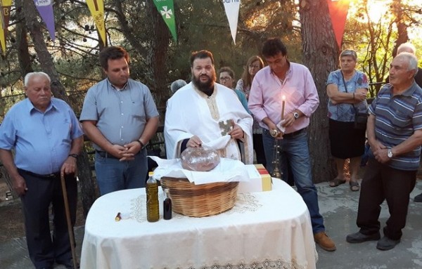 ΣΕΤΑ: Πανηγύρι σε γραφικό εκκλησάκι μέσα στο δάσος