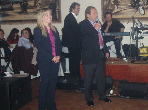 Κρατάει ισορροπίες μεταξύ πρώην και νυν Δημάρχου