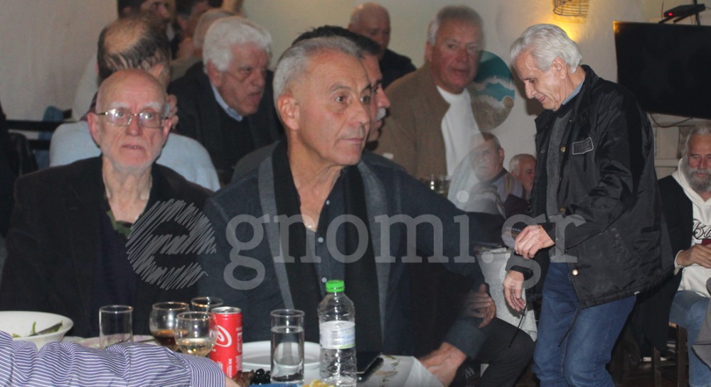 ΠΟΔΟΣΦΑΙΡΙΚΗ ΣΥΝΑΞΗ Γ. ΛΑΜΠΡΟΥ: Ζεϊμπεκιές, αλλά και συγκίνηση στη συνάντηση με τον Χρήστο Παπασπύρου - Παρών και ο Αρδίζογλου