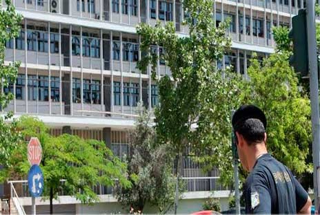 Αντρας αυτοκτόνησε έξω από το δικαστικό μέγαρο Θεσσαλονίκης