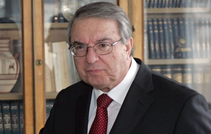 Μίνι ανασχηματισμός: Ο Μπαμπινιώτης υπουργός παιδείας