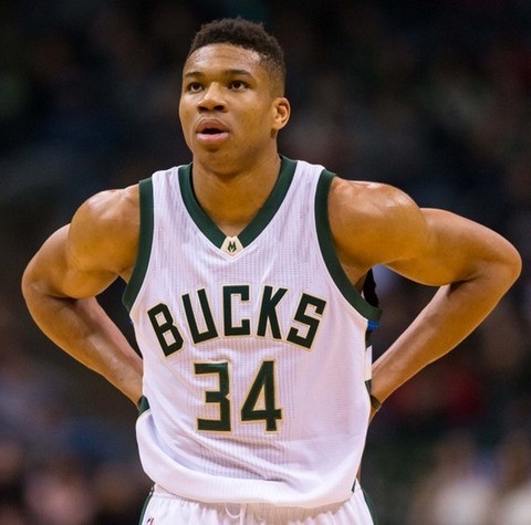 Απίστευτες ελληνικές ατάκες στη φωτογραφία του Αντετοκούνμπο με την αγαπημένη του