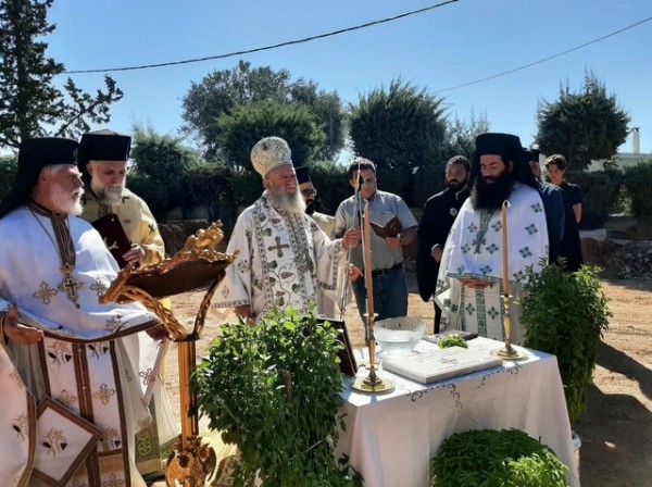 ΜΑΛΑΚΩΝΤΑΣ ΕΡΕΤΡΙΑΣ: Θεμελιώθηκε ο νέος Ενοριακός Ναός της Παναγίας Ελεούσας