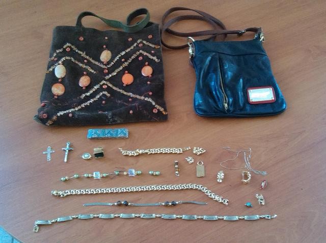 Σπείρα τσιγγάνων έστηνε μπλόκα σε οδηγούς στη γέφυρα του Πυρίου