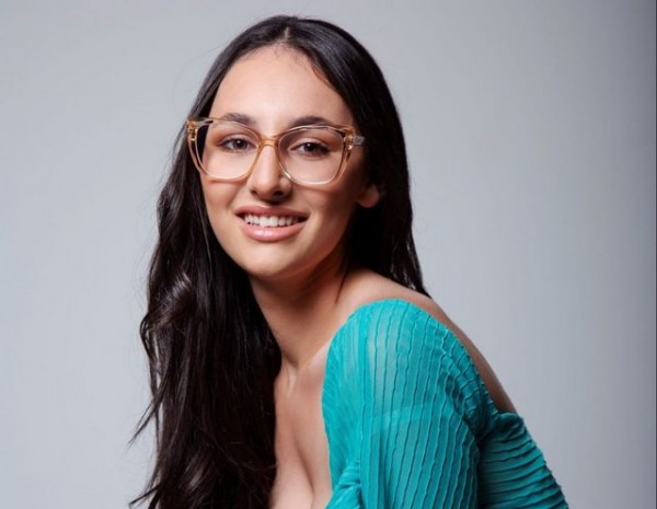 Αυτό είναι το νέο τραγούδι που κάνει πάταγο - Ακούστε το (Video)