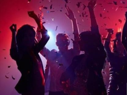 ΣΤΕΡΕΑ ΕΛΛΑΔΑ-ΚΟΡΩΝΟΪΟΣ: Δικογραφία και πρόστιμο 3000 ευρώ σε ιδιοκτήτη σπιτιού για αποκριάτικο πάρτι