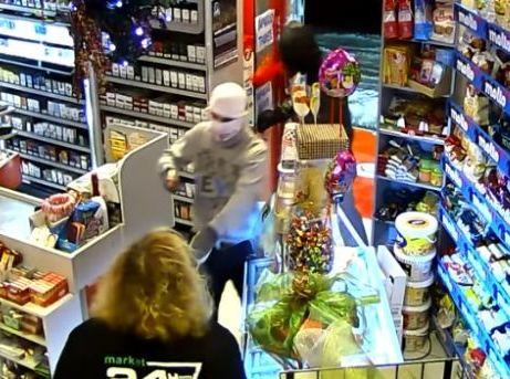 Συνελήφθη ο ληστής των σούπερ μάρκετ - Αναζητείται ο συνεργός του