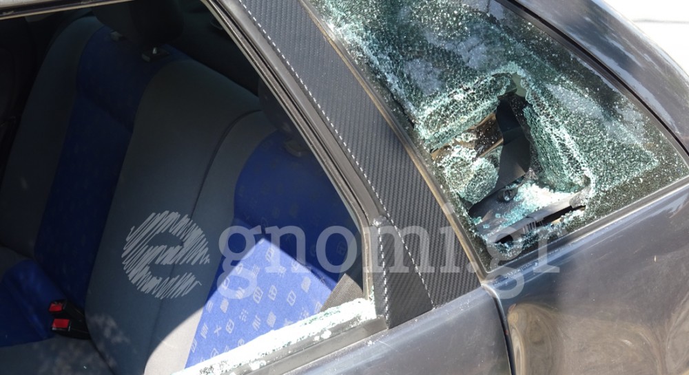 ΧΑΛΚΙΔΑ: Θρύψαλα τα τζάμια δυο αυτοκινήτων στη συνοικία του Αγίου Ιωάννη
