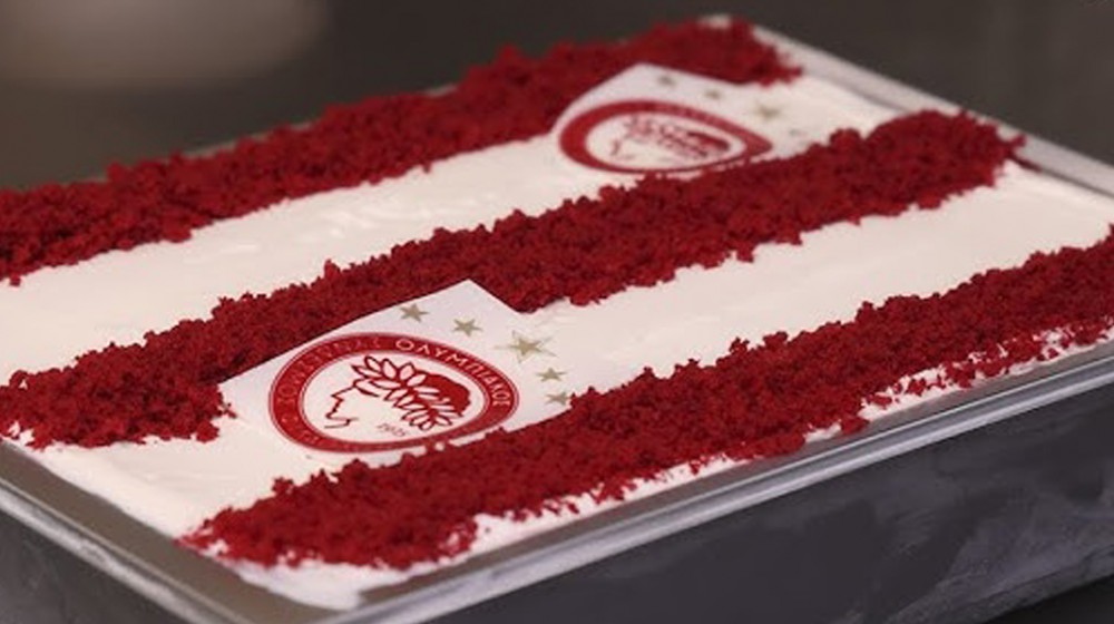 Παγωτό με γεύση ...Ολυμπιακός στον Πειραιά για τα 100 χρόνια του συλλόγου (VIDEO)