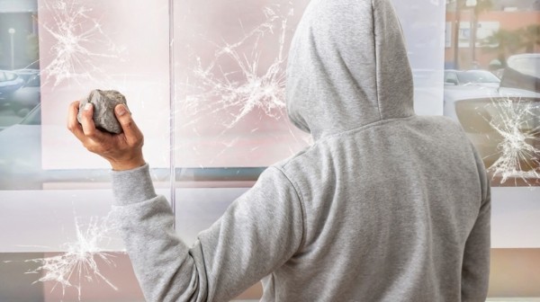 ΔΡΟΣΙΑ ΧΑΛΚΙΔΑΣ: Ταλαιπωρείται από σπείρα κλεφτών