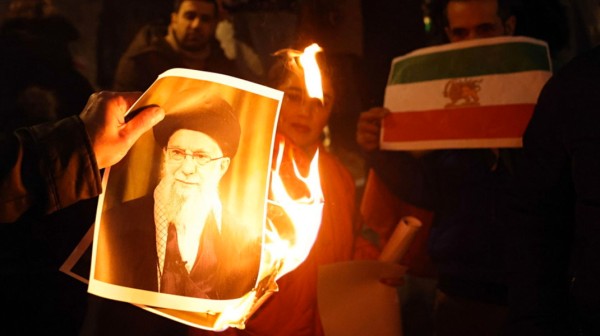 ΙΡΑΝ: Κόλαση και αιματοχυσία με πάνω από 500 νεκρούς (VIDEO)