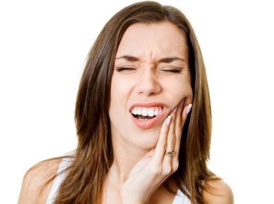 Καταπολεμήστε τον πονόδοντο με γαρύφαλλο