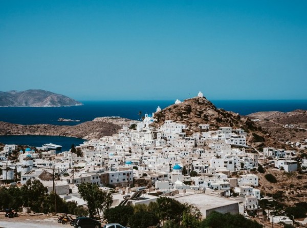 Διακοπές θανάτου για 18χρονη Ελληνίδα στην Ίο- Πέθανε το πρωί της Κυριακής