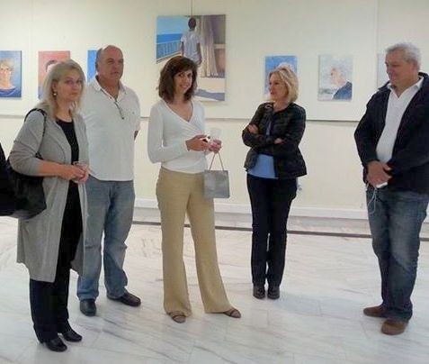 Έκθεση με φιγούρες στο χώρο στην αίθουσα Αριστοτέλης του Δημαρχείου