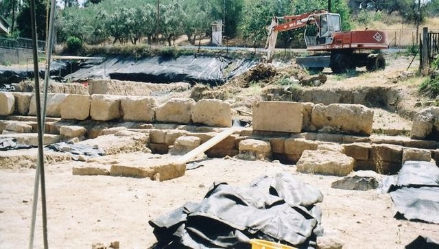 Χαμός και ανακρίβειες για το ναό της Αμαρυνθίας Αρτέμιδας