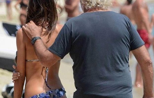 Χαμός με τον παππού και το μανούλι στη Μύκονο