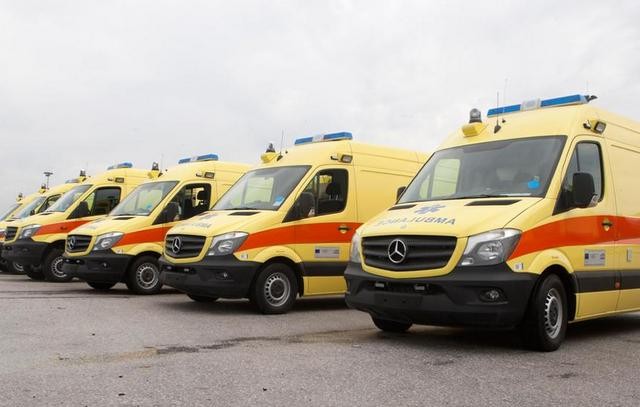 Η Περιφέρεια Στερεάς Ελλάδας αγοράζει 17 ασθενοφόρα και κινητές μονάδες για το ΕΚΑΒ