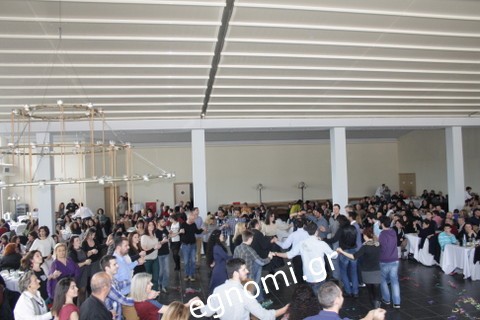 Γέμισε η πίστα χορευτές