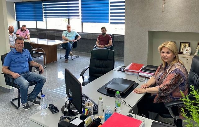 Η Ελένα Βάκα συναντήθηκε με τους καταστηματάρχες της εστίασης στη Χαλκίδα