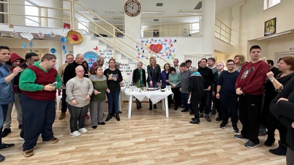 ΧΑΛΚΙΔΑ: Κοπή πίτας με 4 φλουριά, πολλές ευχές και χαμόγελα (φωτό)