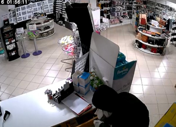 ΧΑΛΚΙΔΑ: Κλεφτρόνια μπήκαν και στα τρία καταστήματα του Βασίλη Αρμόνη (φωτό+ VIDEO)