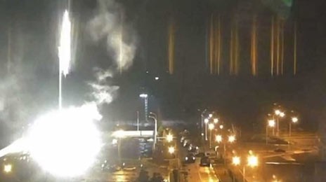 ΤΡΟΜΟΣ: Χτυπήθηκε το μεγαλύτερο πυρηνικό εργοστάσιο στην Ουκρανία