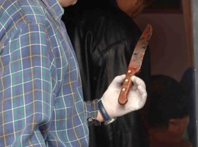 Εριξε το παιδί 15χρονου και αυτός τη σκότωσε